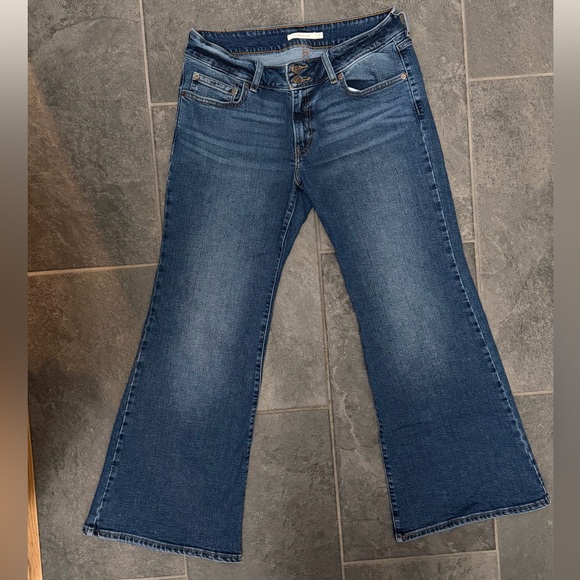 Levi's Superlow Flare Jeans (Stretch) - 31 Short - Worn Once - Picture 2 of 5